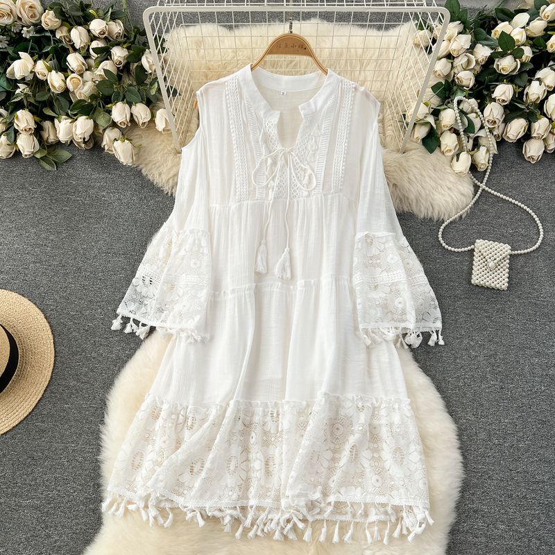 

Korean Style Early Spring Wear Holiday Dress Women s Stylish Cut Out Bell Sleeve Tassels Loose-Fitting Slim Looking Lace Skirt White L