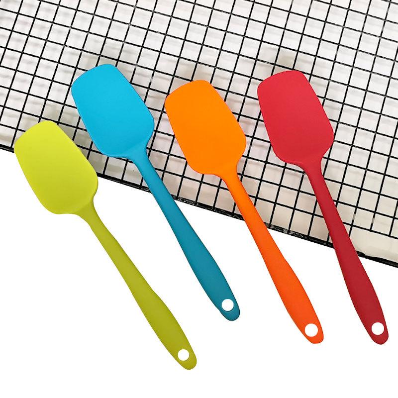 All-inclusive all-in-one handle small silicone scraper with shovel spoon function cream ice cream spatula cake baking tool светло-зеленый