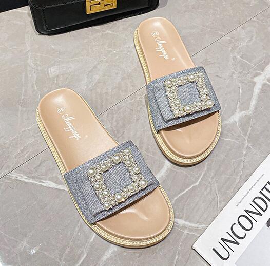 Mode Luxus Perlenschnalle Pantoletten Frau String Perlenbesetzte Schuhe Sommer Flache Sandalen Gemütliche Schlupf-Hausschuhe Weibliche Babouche Flip Flops Damen