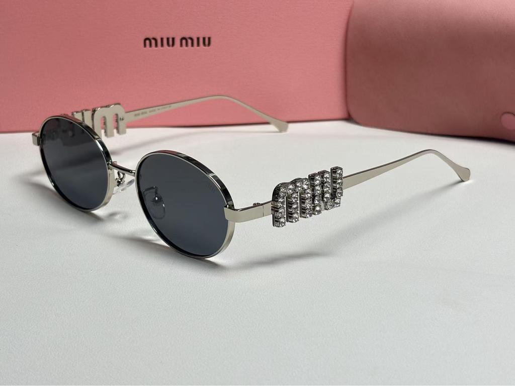 2025 Stylish Oval Frame Sunglasses with Inlaid Diamonds - European & American Fashion Small Frame