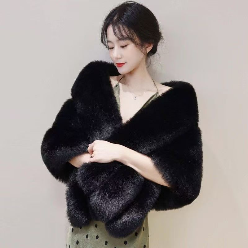

Свадебная шаль женская осенне-зимняя накидка из искусственного меха лисы, утолщенная свадебная накидка-платье чонсам для вечеринки на открытом воздухе One size чёрный