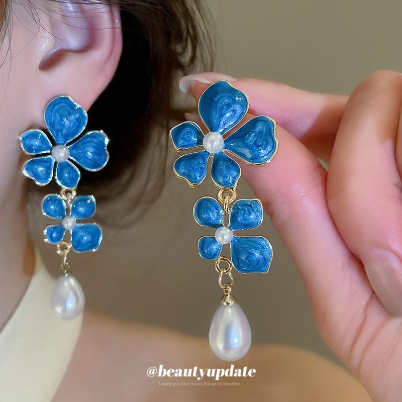 Medieval vintage silver needle dripping oil flower pearl stud earrings retro high-end earrings light luxury huge good-looking earrings