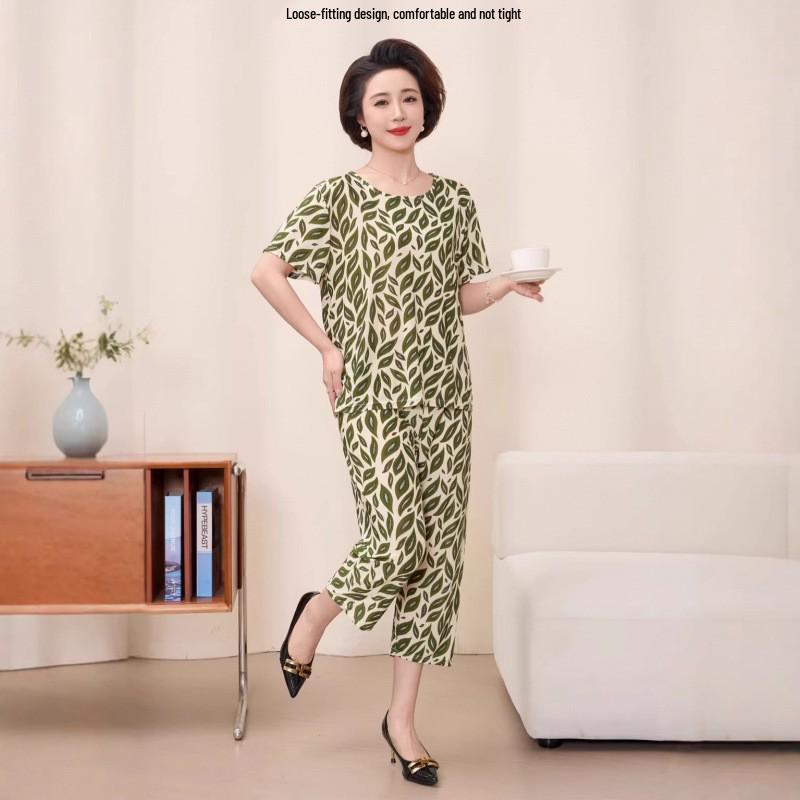 Women's Plus Size Ice Silk Pajama Set: Casual Short Sleeve Two-Piece for Middle-aged and Elderly Moms