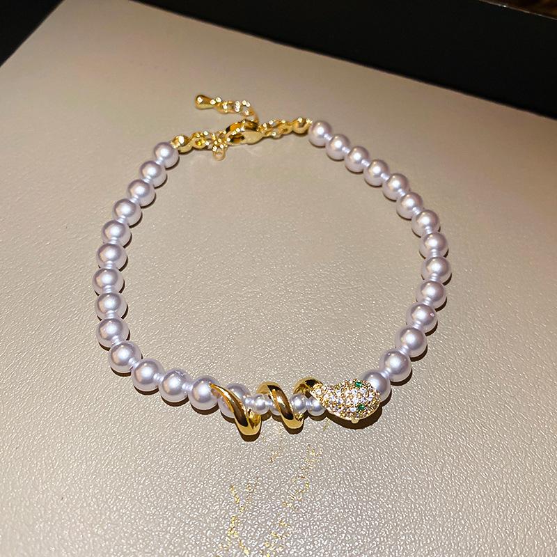 French temperament cold wind zircon star pearl bracelet light luxury bracelet sweet versatile jewelry