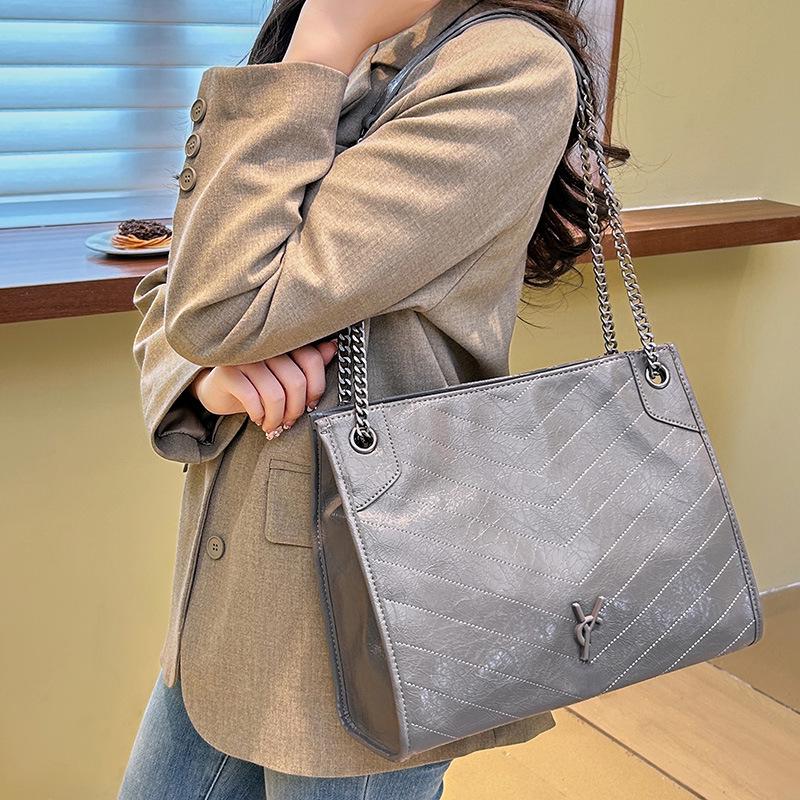 Women's 2024 Commuter Tote: Large Capacity Shoulder Crossbody Handbag with Chain Design