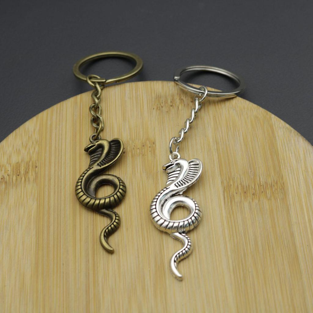Xiyin Sùimài Jewelry: Simple Cobra Pendant Keychain Hanger