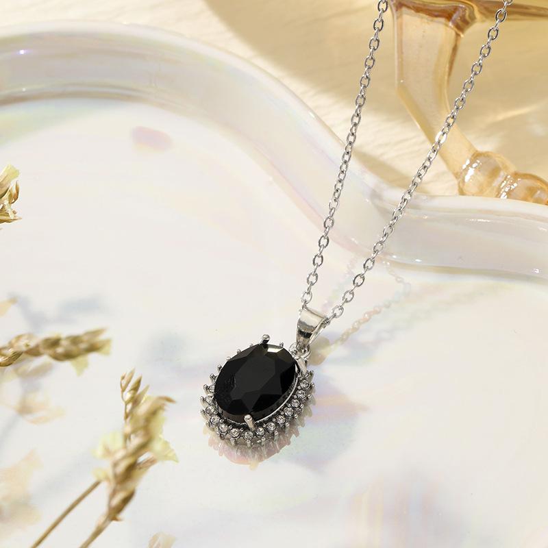 Explosive Oval Zircon Diamond Super Flash Necklace Light Luxury Premium Sense Necklace