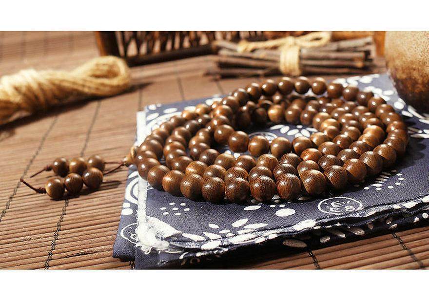 Authentic 8mm Agarwood 108-Bead Unisex Bracelet - Genuine High-Oil Kalimantan Material