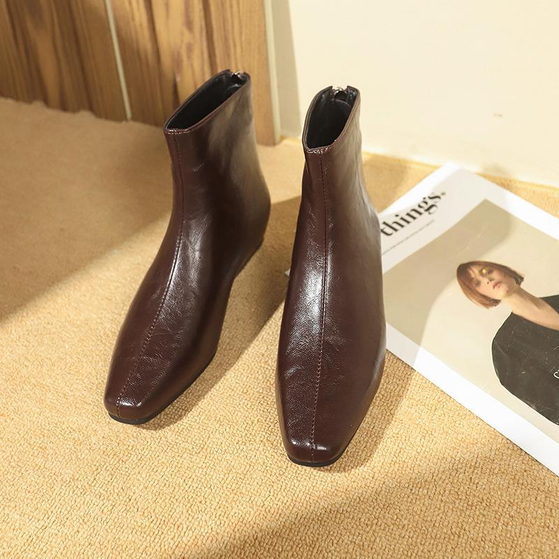 Autumn and winter new imitation leather French retro pointed thin boots low heel and bare boots Martin boots thick heel short boots