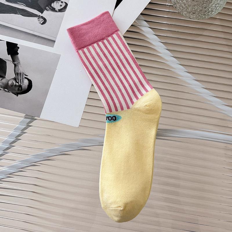 Ladies Spring and Autumn Trend Personality Lovely Vertical Stripe Color Contrast Letter Tube Socks