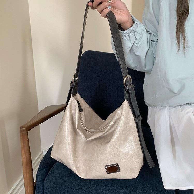 Versatile Korean Style Soft Leather Bag for Women 2025 New Commuting Class Large Capacity Tote Bag Retro Single Shoulder Crossbody Bag