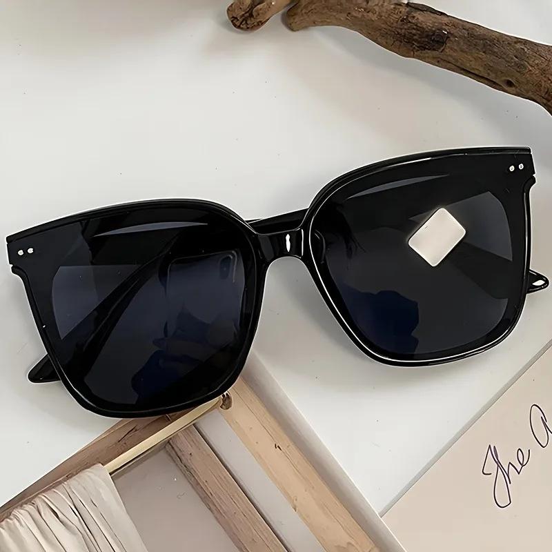 

New Women Oversized Retro Eyeglasses Fashion Glasses Decorative Eyewear Accessories for Daily Use Shades 1PC