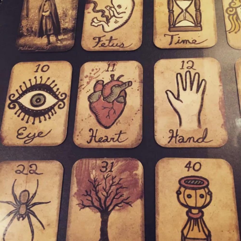 Mildred's Secret Pocket Orakel Deck 6,3*8,9cm Gedruckt auf 350GSM Doppelt geprägtem Karton 88 Stück Orakelkarten in stabiler Box
