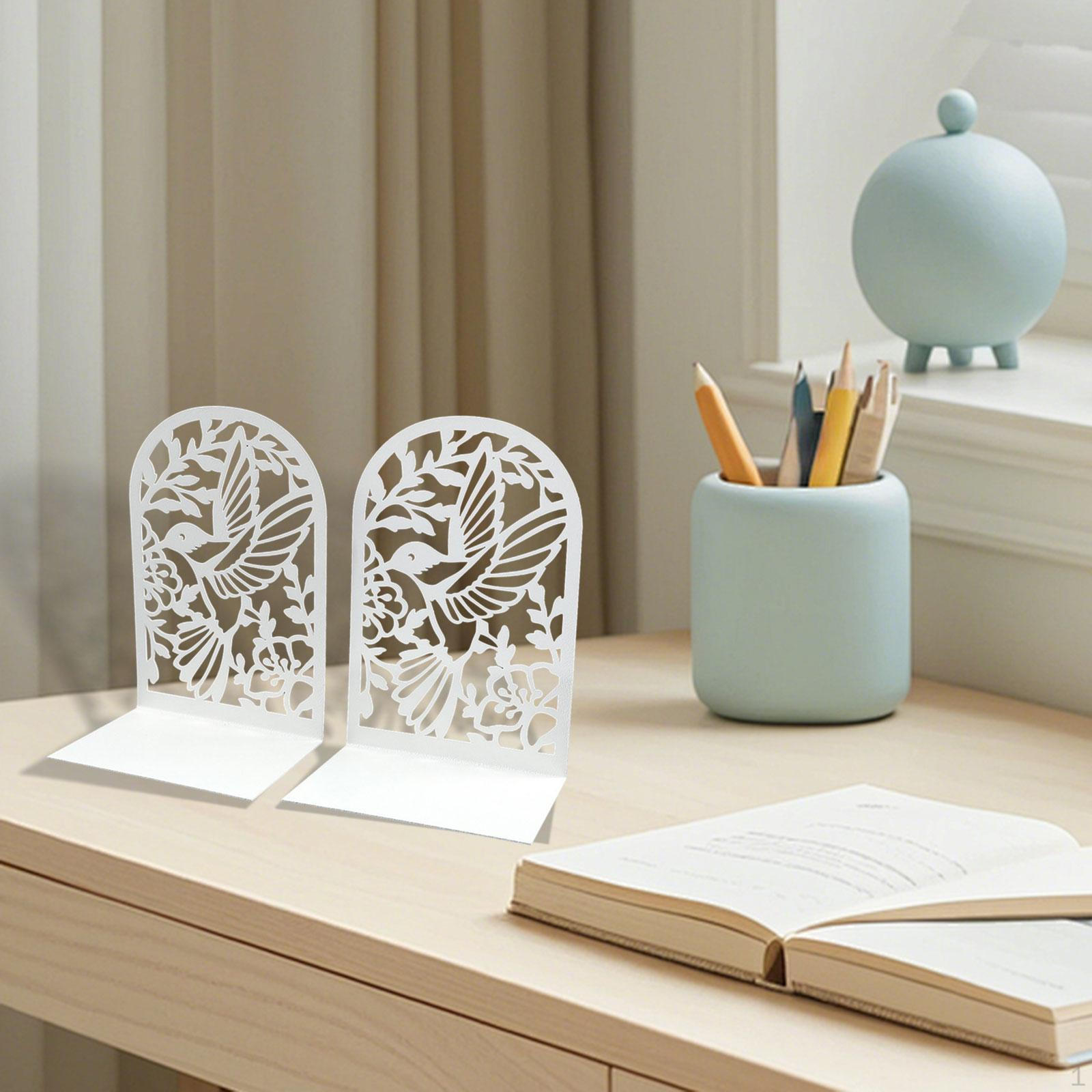 

Bookends As Decorative Support for Bookshelves білий