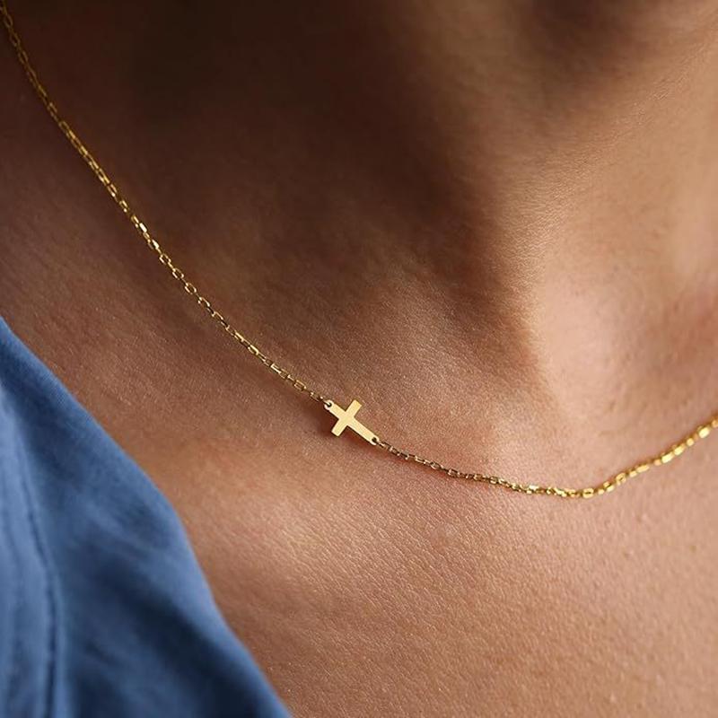 A Strip of Exquisite Fashion Stainless Steel Cross Necklace Suitable for Women's Clavicle Chain Jewerly Accessory Daily Wear