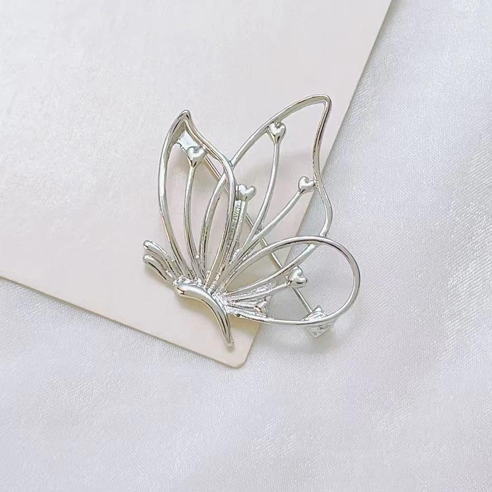 Metal Hollow Butterfly Brooch Light Luxury Badge Pin Delicate Women's Brooch  Gifts