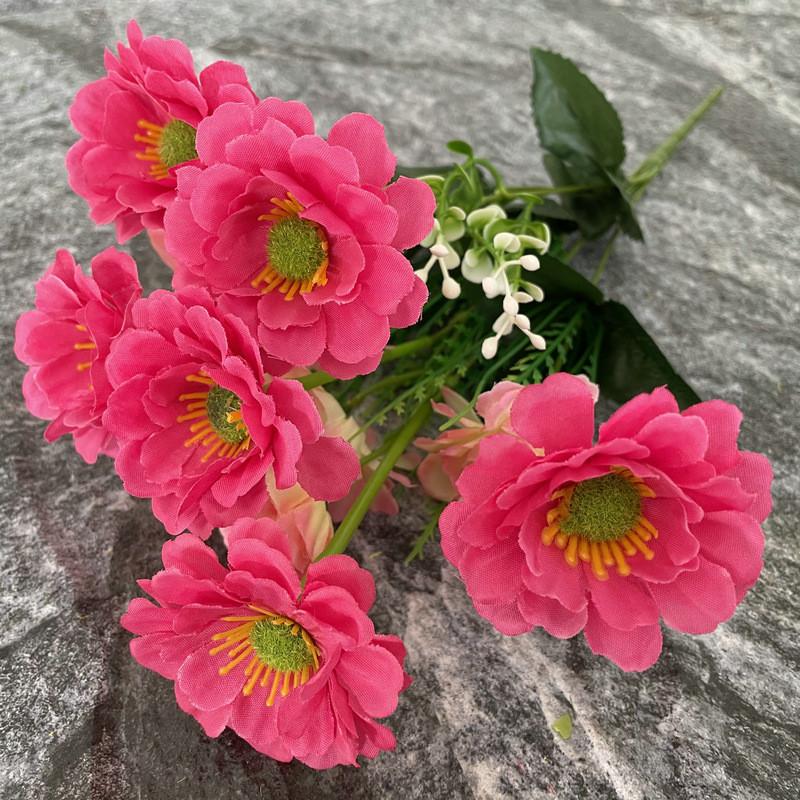 

Elegant Daisy Silk Artificial Flower For Living Room Table Centerpiece Styling Rose Red