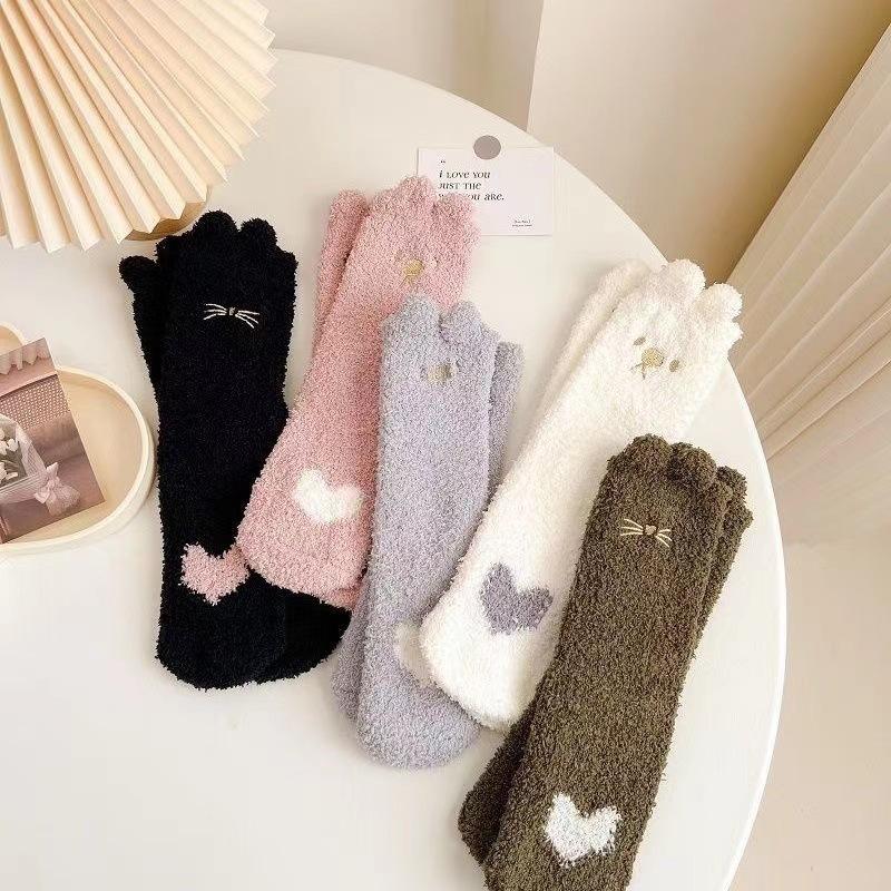 Women's Fall and Winter Cute Cartoon Cat Socks Comfortable Thick Warm Floor Socks