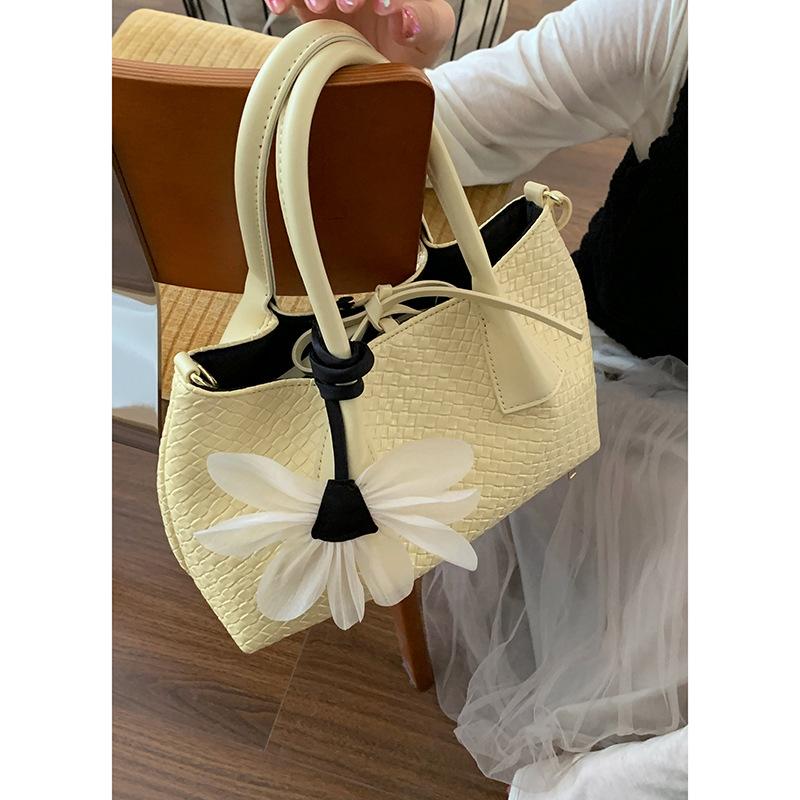 Fashion women's handbag bag 2025 new large-capacity simple messenger tote bag woven messenger bag