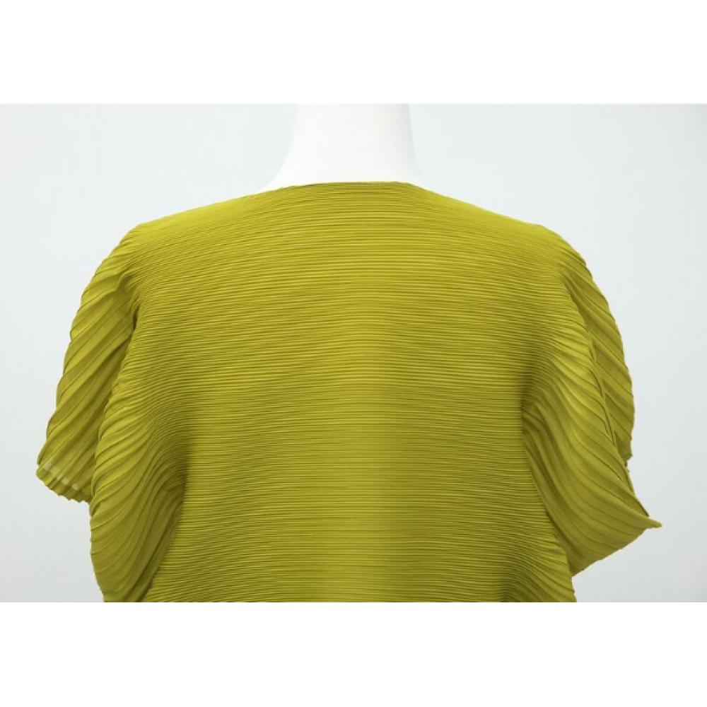 Shiz Madam Women Pearl Side Wave Pleats Blouse T57101