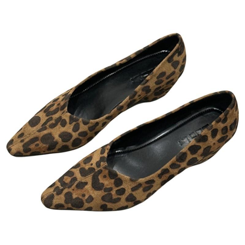 Niche Korean version of retro pointed head shallow mouth single shoes women's 2025 autumn and winter new fashion commuter leopard print thick heel sho