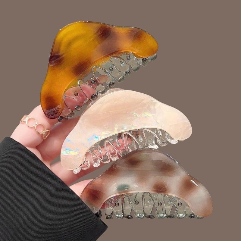Elegant Amber Triangular Hair Claw Clip with Shimmering Color Elegant Hair Styling Accessories For Women Updos Buns