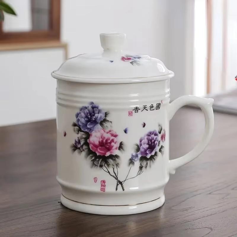 

Китайский стиль 950 мл Сине-белый фарфор Большая чайная чашка с крышкой Чашка Бытовая чашка для воды Высококлассная офисная керамическая чашка 950ML