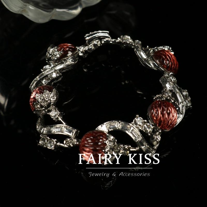 

Стильный Изысканный Браслет с Высококачественными Стразами, Милое Ожерелье, Элегантный Женский Набор Серег 925 Серебряная Игла