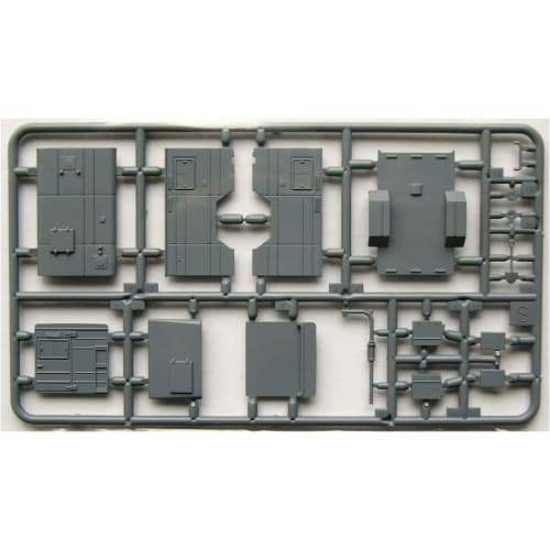 IBG 1/72 Scale British Army Chevrolet C15A Cab 13 Australian Pattern Radio Relay Vehicle Plastic Model Kit PB72015