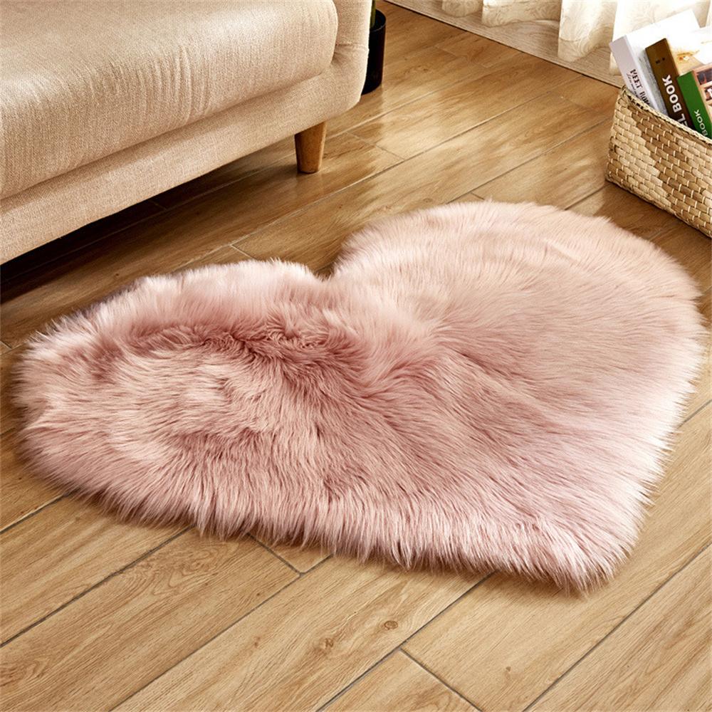 

30 x 40cm Heart Shaped Rug Plush Floor Mat Non Slip Living Room Bedroom Decorative Carpet B