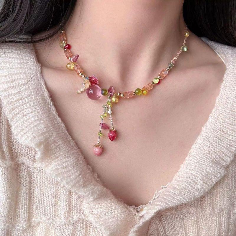 Spring dopamine small strawberry clove colored beaded necklace small fresh and sweet wind neck jewelry fashionable versatile collarbone