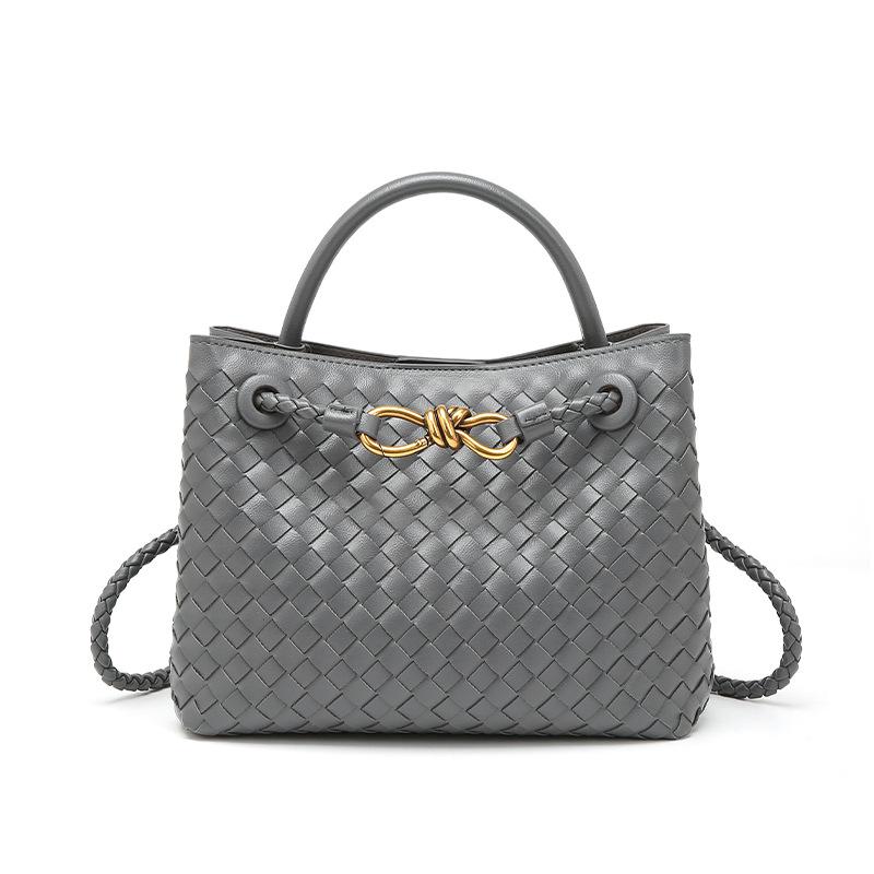 VeraBags Niche Design Nieuwe Metalen Touwgesp Gevlochten Draagtas Schoudertas Draagbare Messenger Retro Alles-match Eenvoudige Dames Tas 25cm*9cm*19cm
