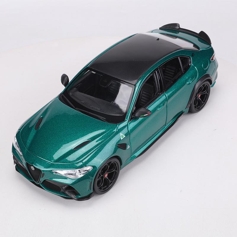Burago 1:18 Alfa Romeo Giulia GTAm Open all doors Alloy Model Car