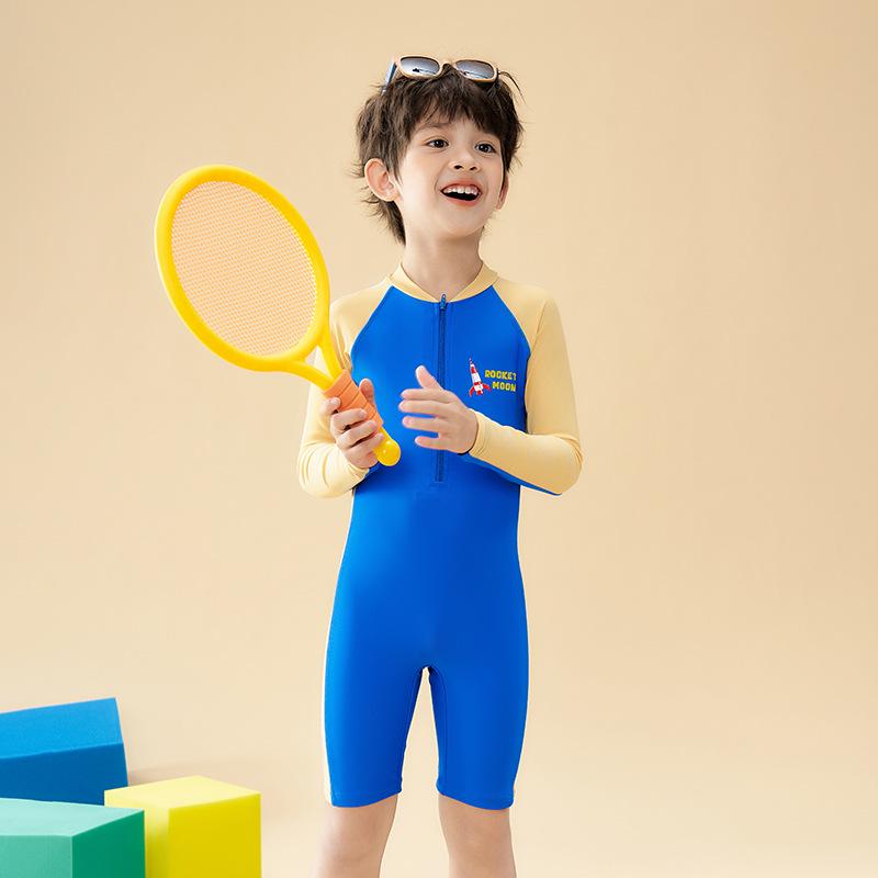 

Boys Sporty Long-Sleeve One-Piece Swimsuit for Kids and Preteens 120 синій
