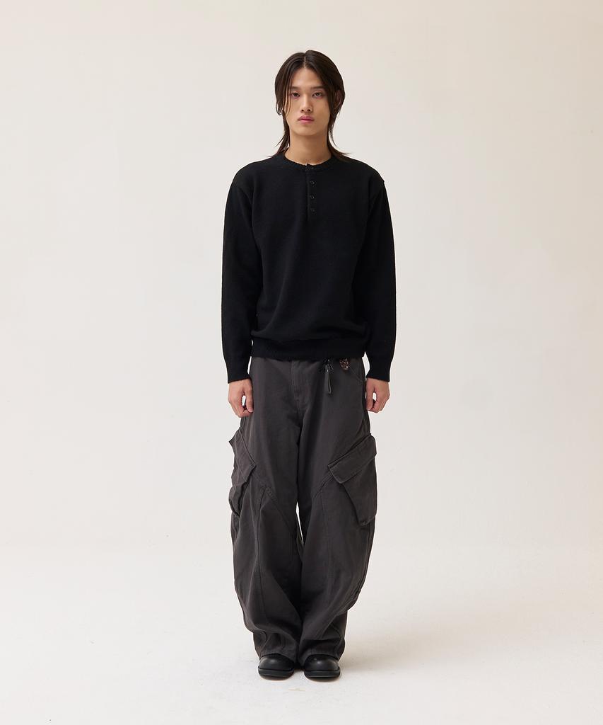 Akesi Marc Henley Neck Knit_Black