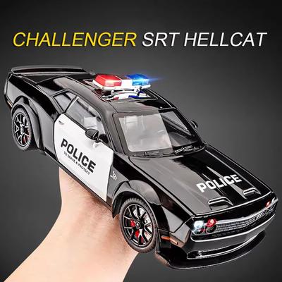 Nové 1:24 Policejní auto Model Hellcat Hračka Gumová pneumatika Miniaturní zvuk a světlo stahovací světlo Hudba Vozidlo Kolekce chlapců Ornamenty Dárek pro dospělé