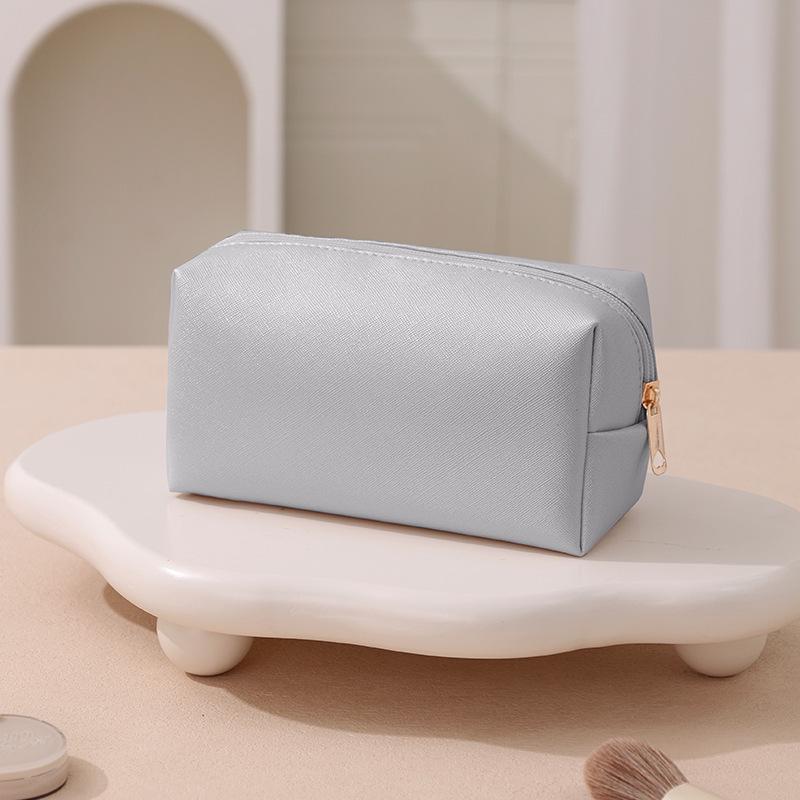 Bei Lian Large Capacity Makeup & Toiletries Travel Bag with High-End Design