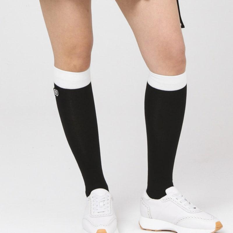 DOYOUKNOWMC ALL SEASON Color Block Rib Black Wappen Decorated Knee Socks