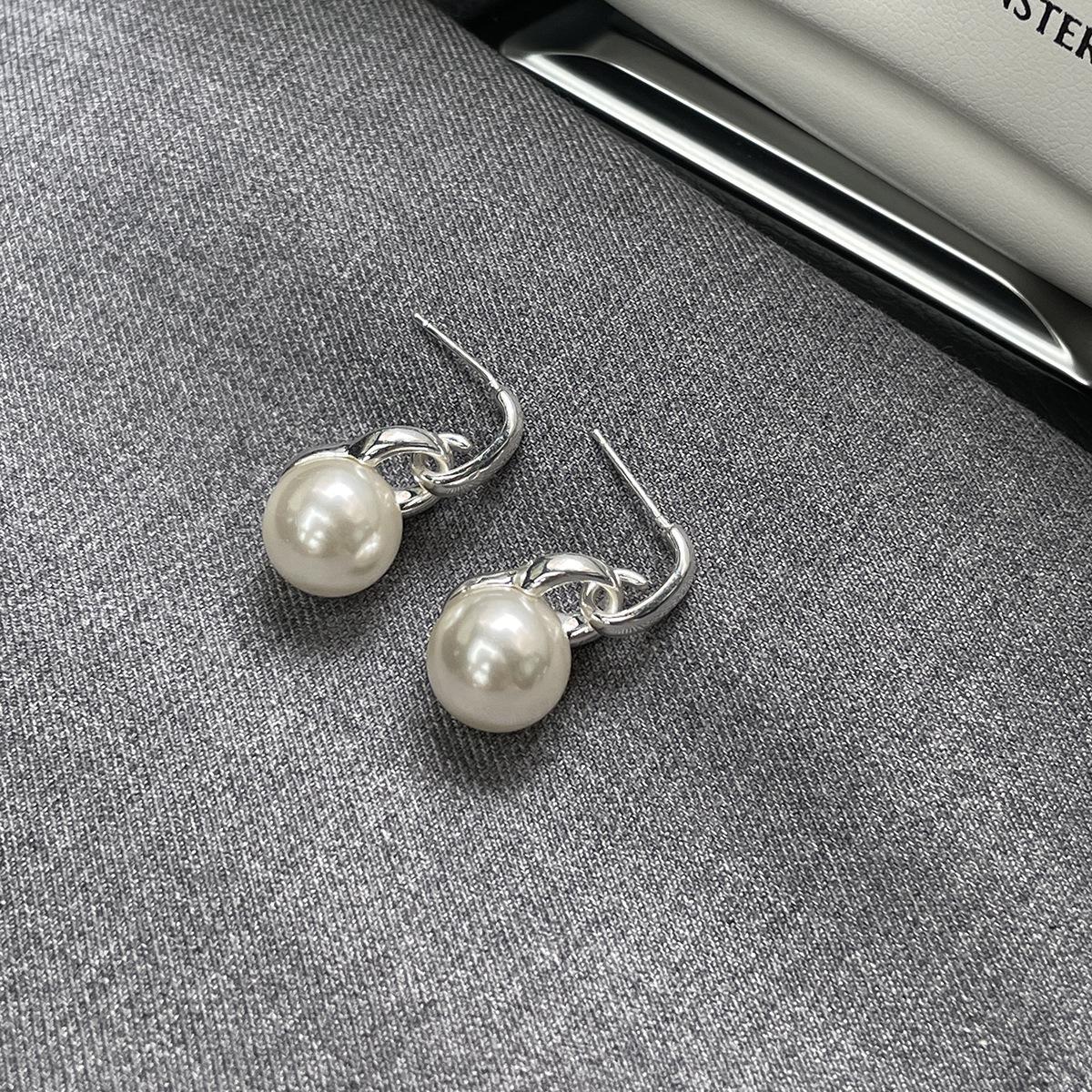 Women s Pearl Stud Earrings - Elegant, Trendy, Versatile Dangle Jewelry with Niche Design
