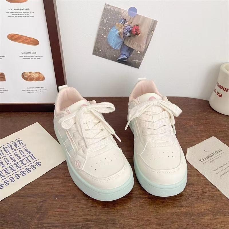 New campus platform leather white shoes women's autumn niche design casual student sports board shoes