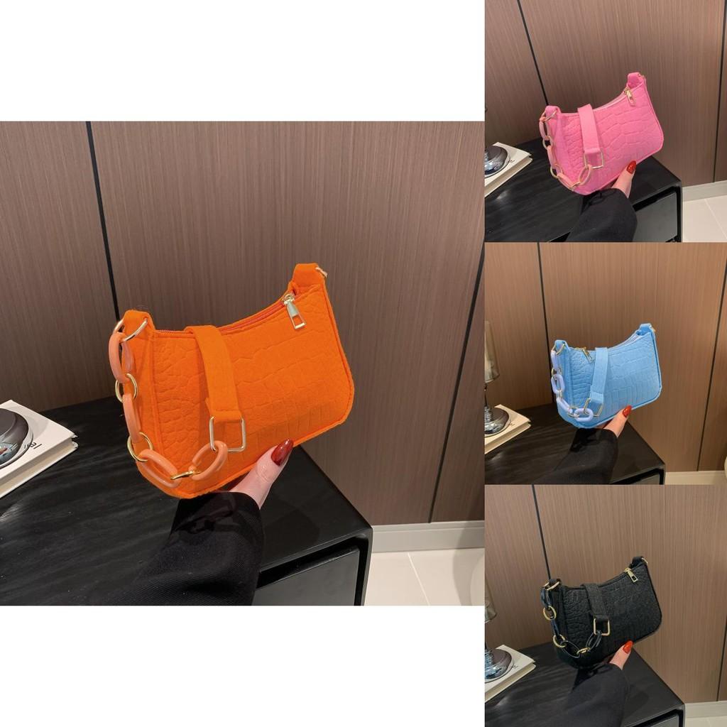 Chic 2024 Korean Chain Mini Handbag Lightweight Practical Versatile Two-tone Design Perfect For Everyday Use