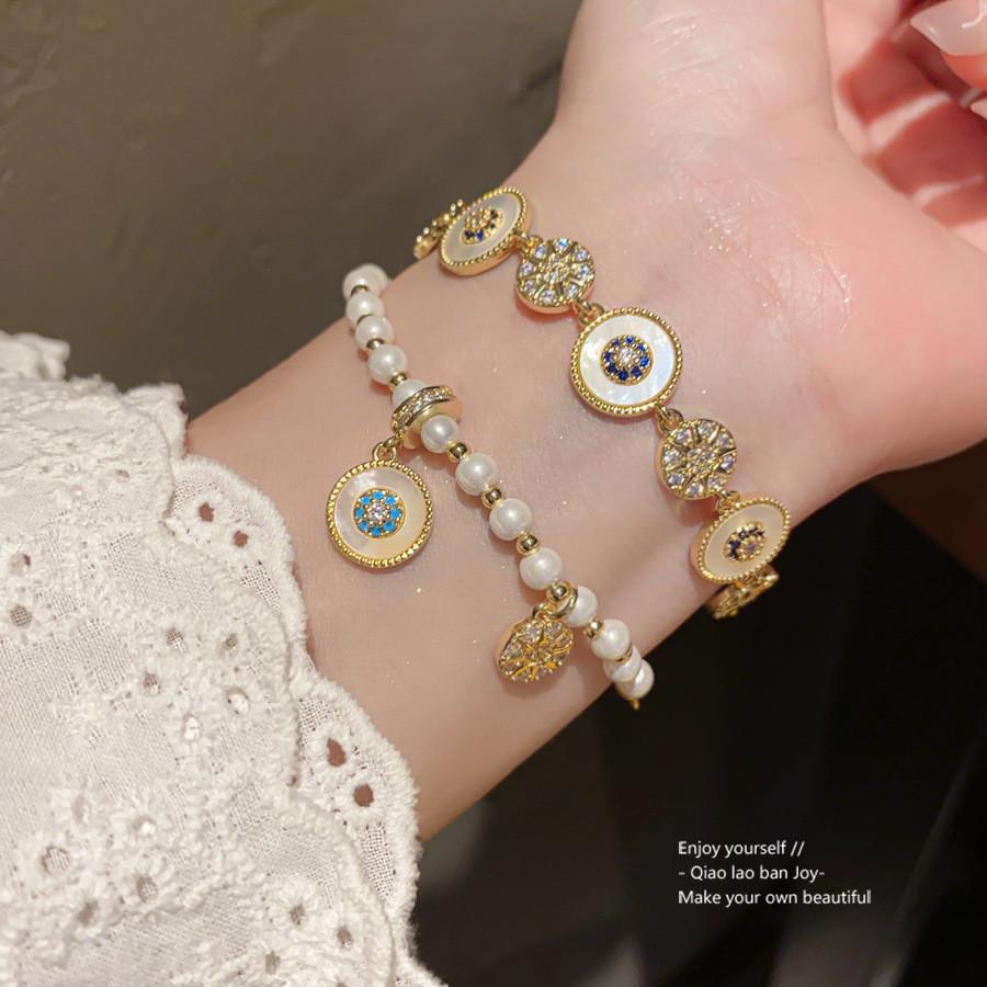 Vintage Geometric Zircon Pearl Bracelet With Luxurious French Court Style For Women