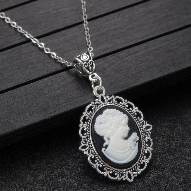 New Gothic Head Pattern Oval Pendant Necklace, Women's Personalized Trendy Festival Party Accessories