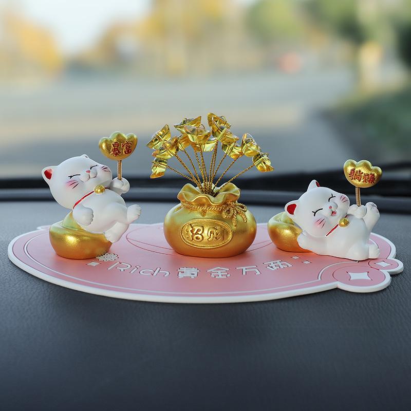 Fortune Cat Coin Spring Swing Creative Interior Cute Car Decoration Car In-vehicle Ornament