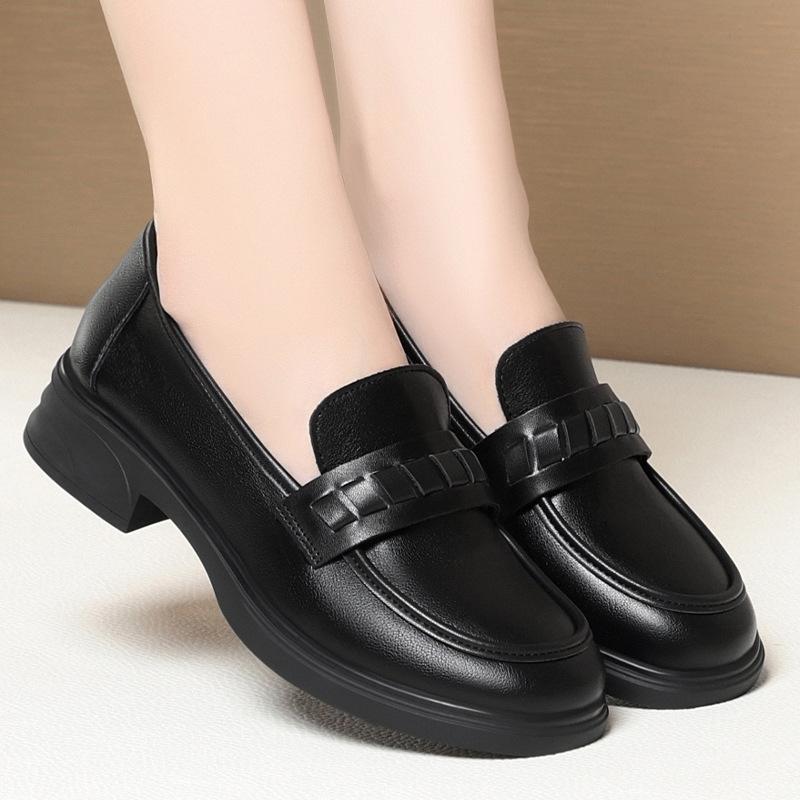 New Breathable Comfortable Shallow Mouth Soft Leather Shoes Women Loafers 2025 Spring Square Heels Shoes Flats for Office Mom