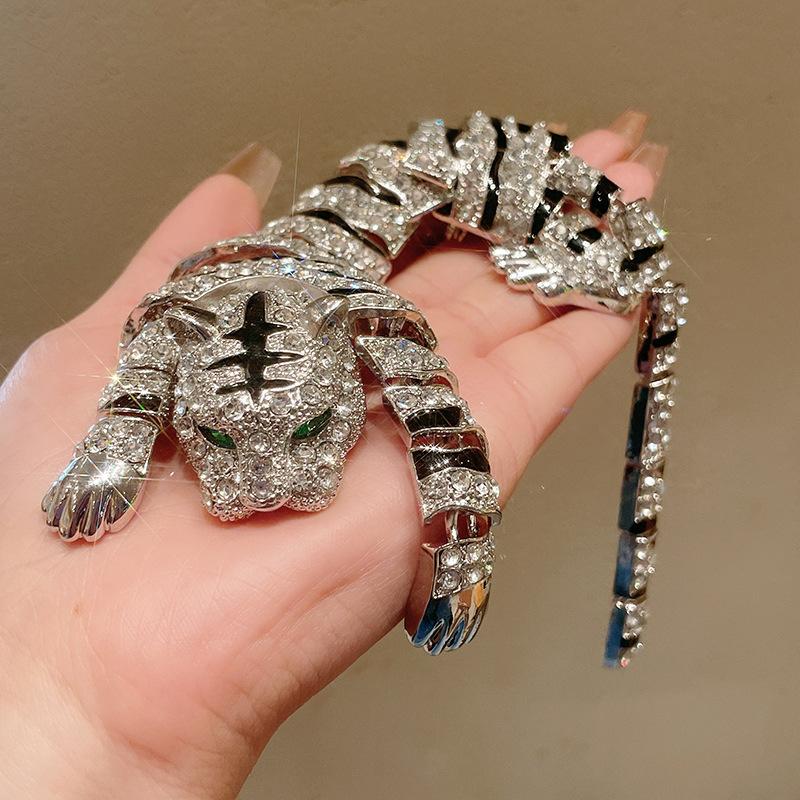 New Vintage Hyperbole Rhinestones Large Tiger Leopard Shoulder Decor Brooches Men Women Unique Design Party Jewelry Accessory