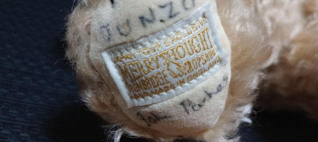 [USED] Merrythought Teddy Bear (crimson cloak with gold embroidery)