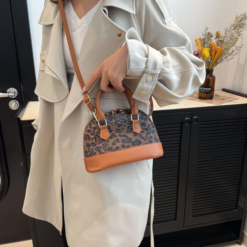 2025 Spring New Temperament Leopard Print Simple Commuter Shell Bag Foreign Style Casual Fashion Beautiful Shoulder Messenger Bag