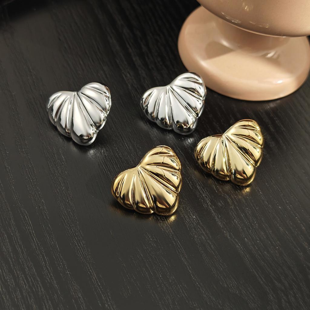 Irregular Fold Design Love Fashion Temperament Stud Earrings Niche Trend Autumn New Light Luxury Stud Earrings