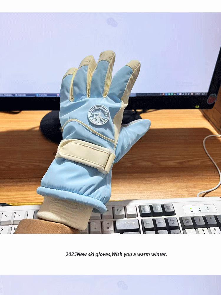 Women's Winter Ski Gloves: Warm, Thickened, Touchscreen-Compatible, Windproof, Water-Repellent, and Stylish Velvet-Lined for Outdoor Riding.